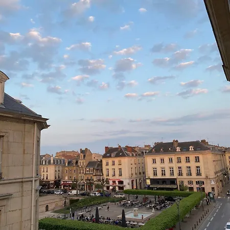 2 Pieces Lumineux En Plein Centre Historique ランス